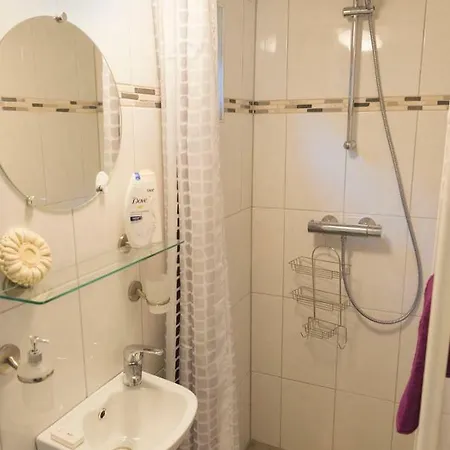 Holiday home Vrijstaande Blokhut Egmond-Binnen